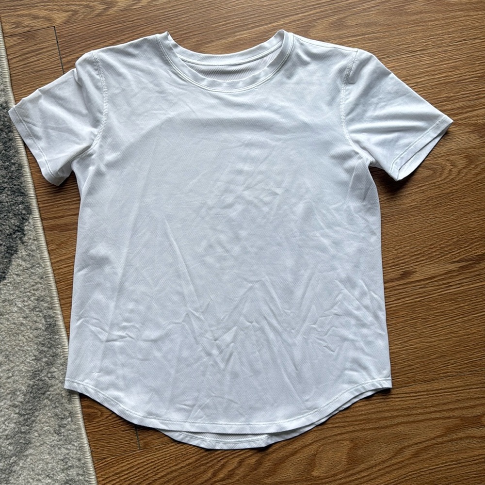 Lululemon tshirt